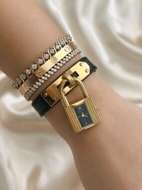 AUTHENTIC VINTAGE HERMES KELLY LOCK BLACK LEATHER WATCH